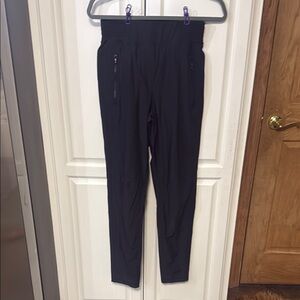 Black HARD TO FIND lined jogger dance pants Lululemon size 4 excellant